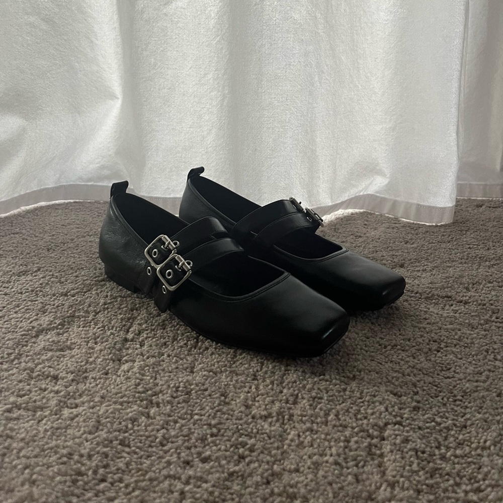 Squared toe leather Ballet Flats
